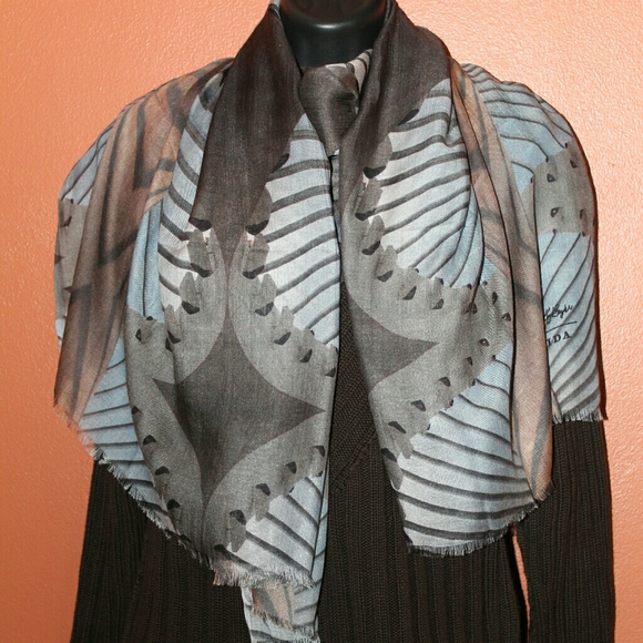 SOLD!Scarf/shawl brown grayabstract NWT luxury fashion accessories wearable art - Picture 4 of 8